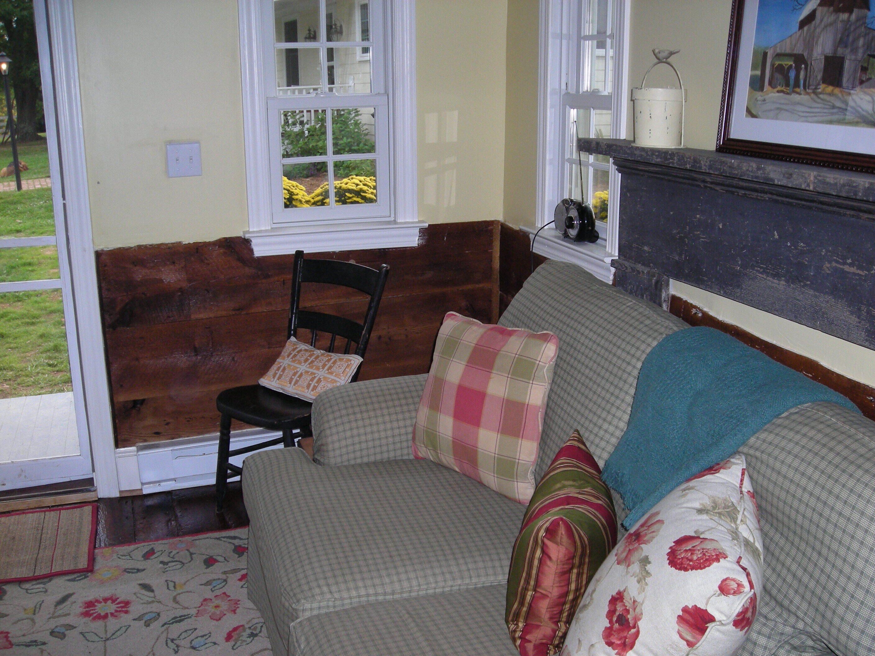 One Bedroom One Bath Cottage On A 250 Acre Cattle Farm.