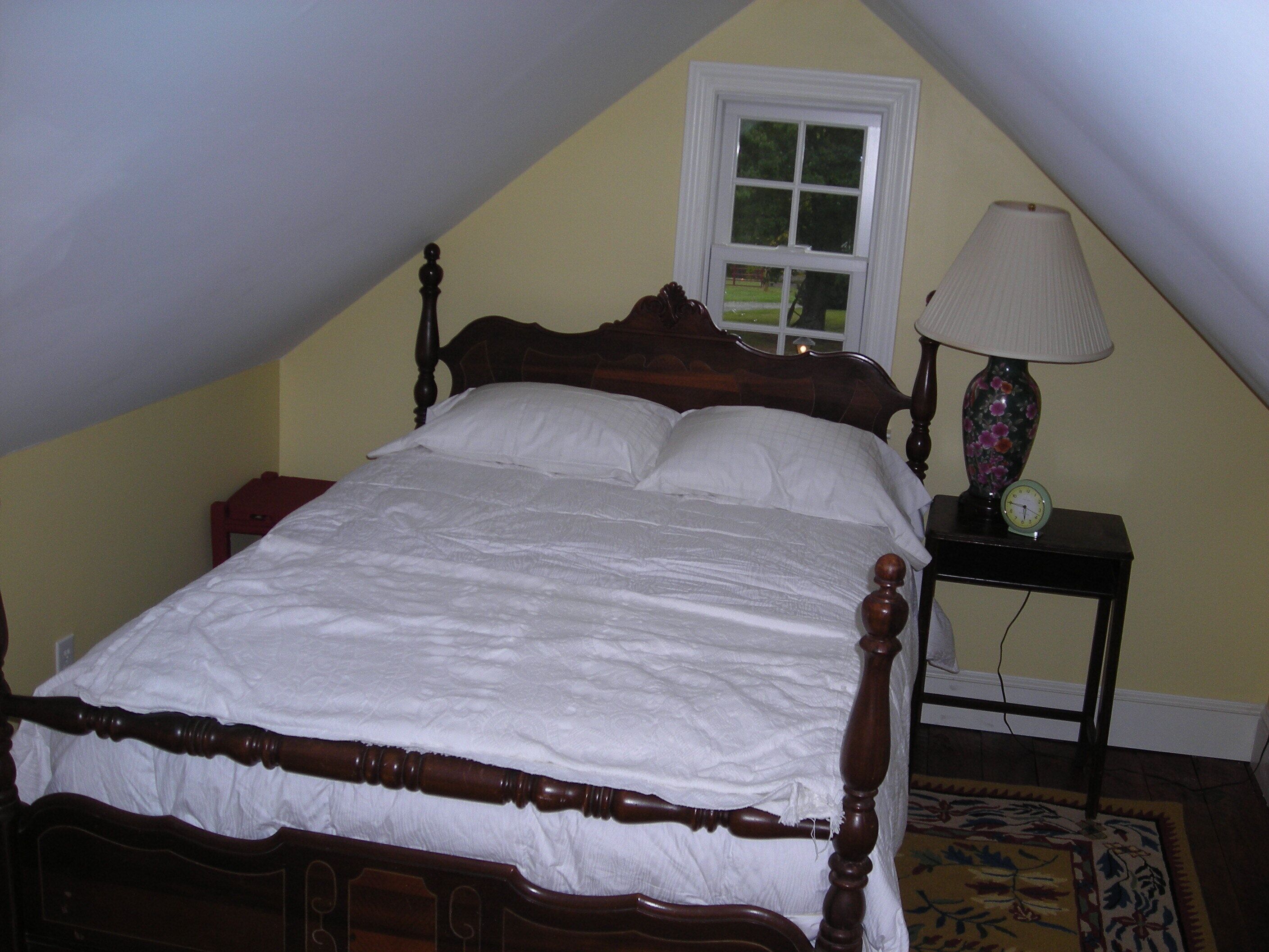 One Bedroom One Bath Cottage On A 250 Acre Cattle Farm.