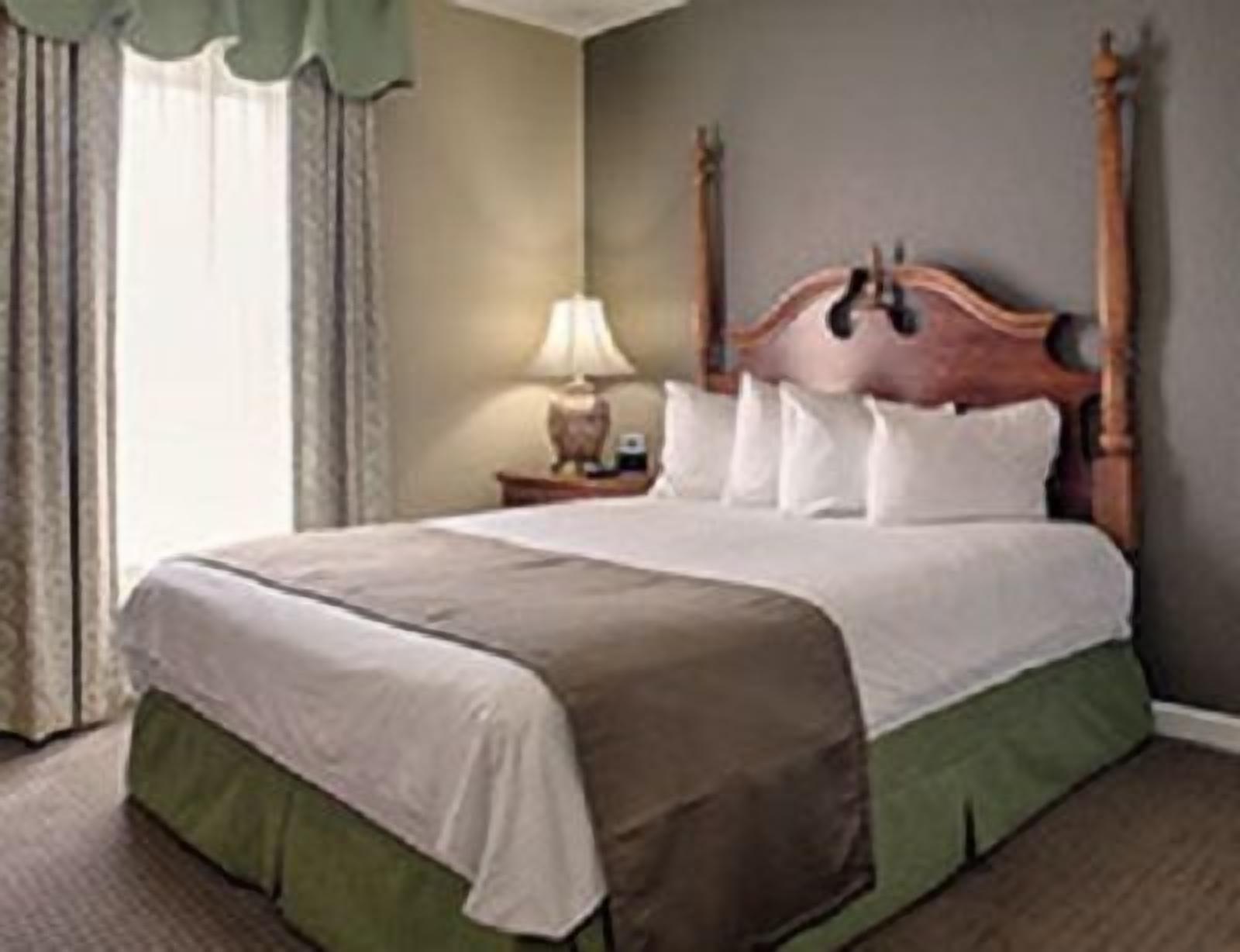 Family Fun in Colonial Williamsburg- Great Location!