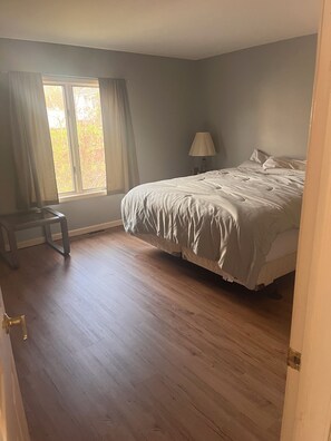 5 Schlafzimmer, Bügeleisen/Bügelbrett, kostenloses WLAN