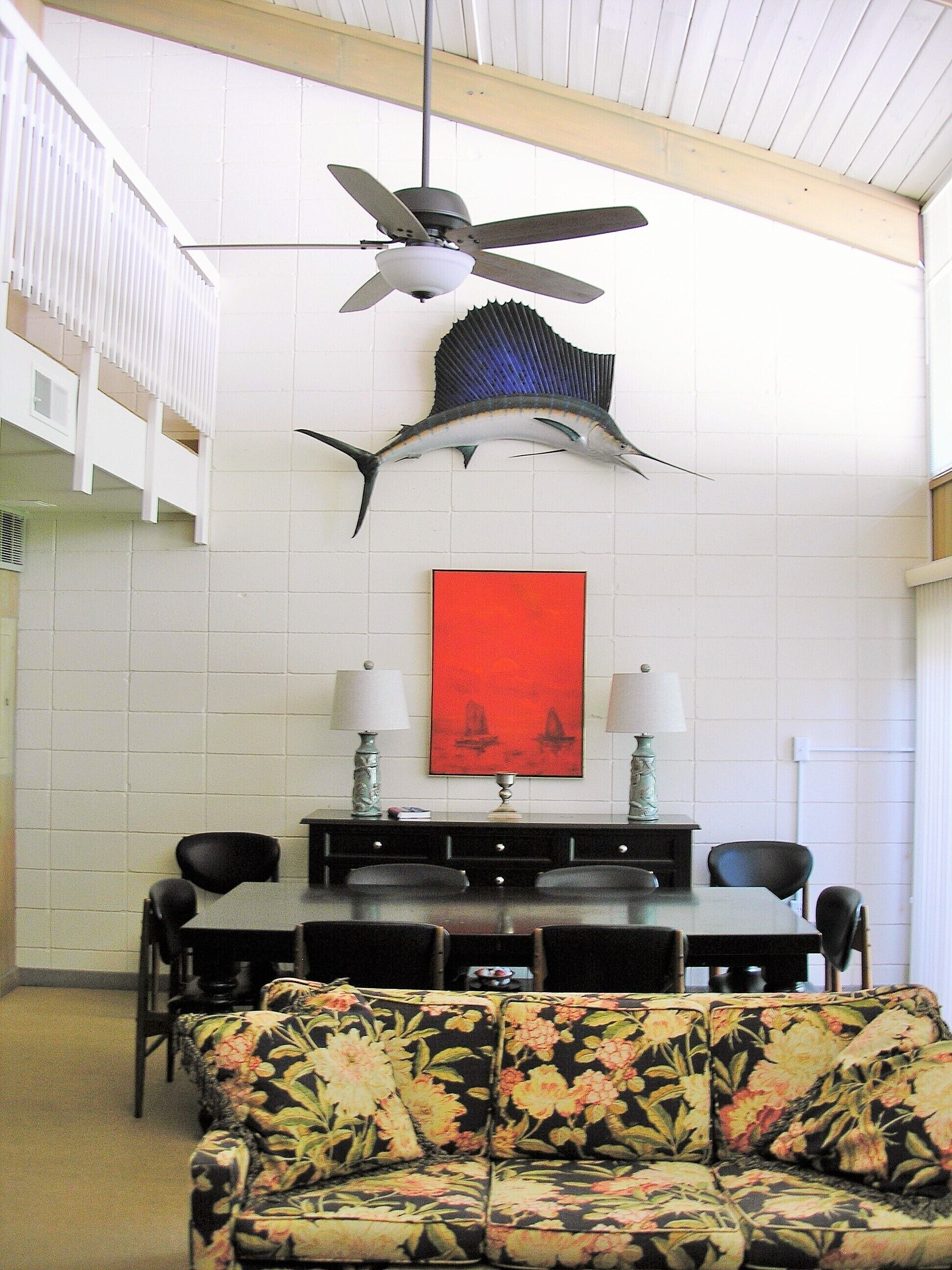 Come to Sea Pines! Walk to beach - lagoon view and tennis court. 