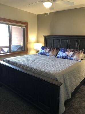 3 bedrooms, iron/ironing board, travel cot, free WiFi