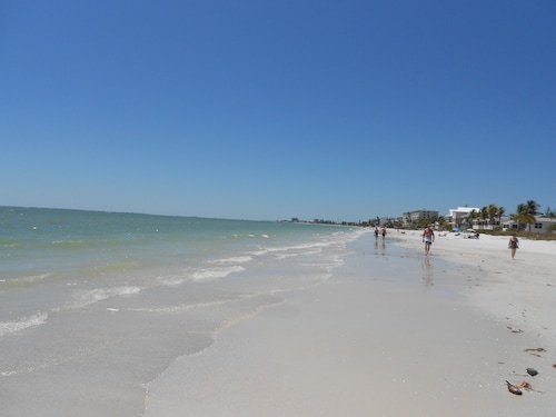 Island Villa with 33 Foot Infinity Pool, Dock and Boat Access, Dolphin Visits