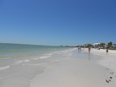 Island Villa with 33 Foot Infinity Pool, Dock and Boat Access, Dolphin Visits