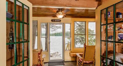 Timeless Lakefront Cottage with private dock- East Pond Belgrade Lakes Region