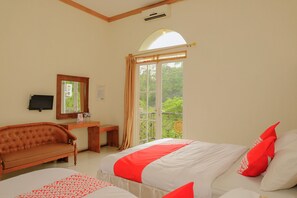 Family Suite, 2 Double Beds, Non Smoking | Room amenity