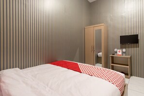 Desk, free WiFi, bed sheets