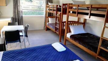 Comfort Cabin, Shared Bathroom, Garden View | WiFi (free), bed sheets