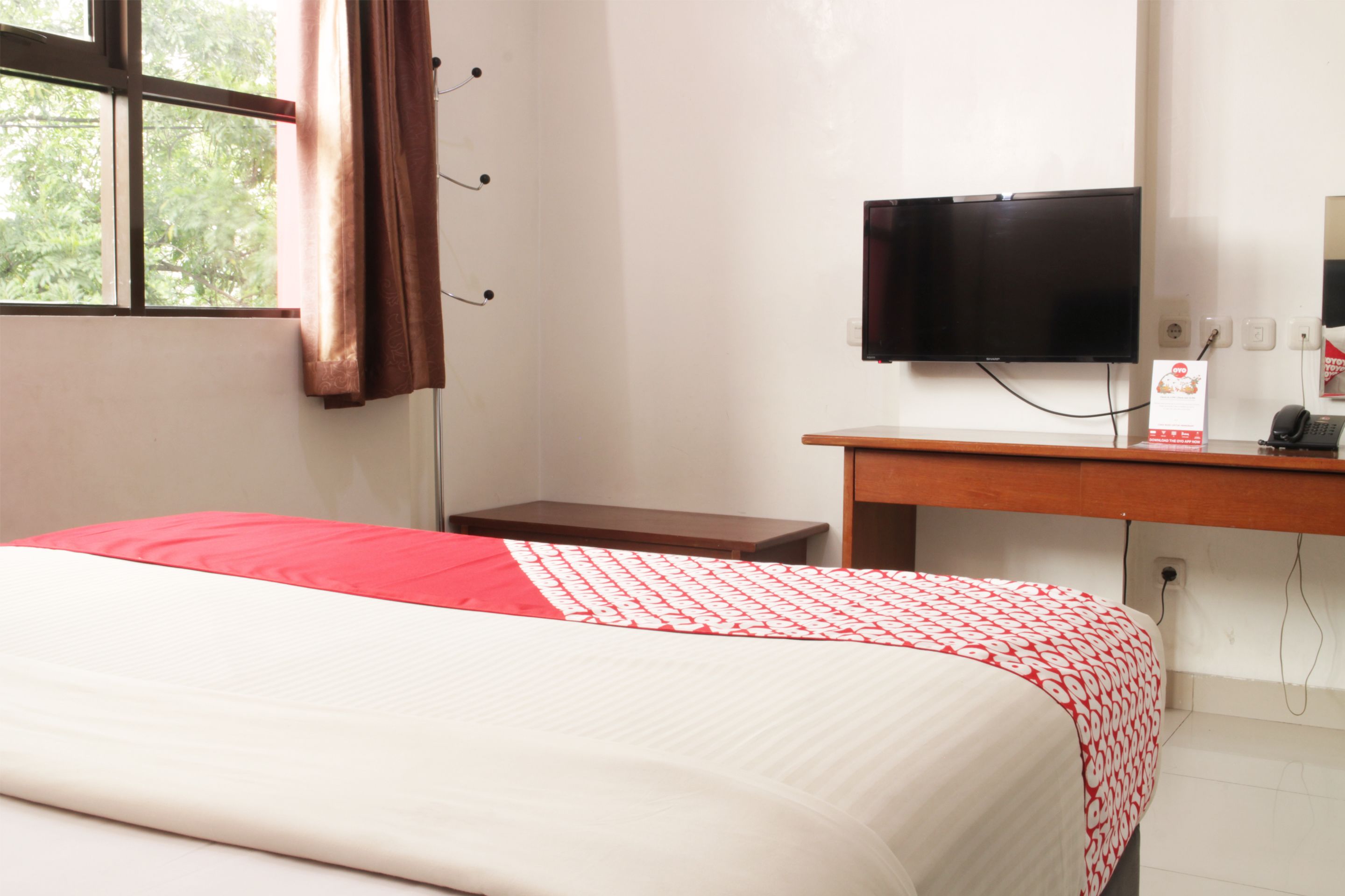 Free WiFi, bed sheets