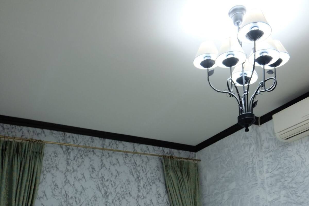 Habitació amb dos llits individuals | Roba de llit hipoal·lergògena, cortines opaques i wifi gratuïta 