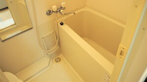 Twin Room | Deep soaking bathtub - City Street Inn 807 PH104 (Osaka)