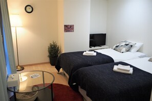 Twin Room | Free WiFi, bed sheets - City Street Inn 807 PH104 (Osaka)