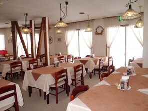 Restaurant - Petit Hotel Peter Rabbit (Hakuba)