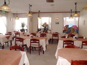 Restaurant - Petit Hotel Peter Rabbit (Hakuba)