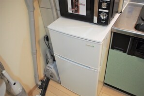 Mini fridge - City Street Inn 907 PH103 (Osaka)