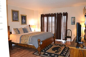 Condo, 3 Bedrooms | 3 bedrooms, free WiFi - City View 411 3BD Condo with Fireplace by RedAwning (Pigeon Forge)