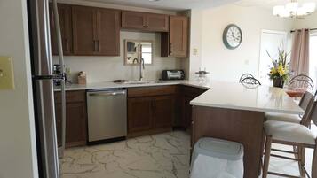 Condo, 3 Bedrooms | Private kitchen | Coffee/tea maker, fridge
