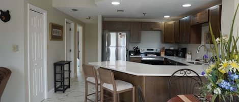 Condo, 3 Bedrooms | Private kitchen