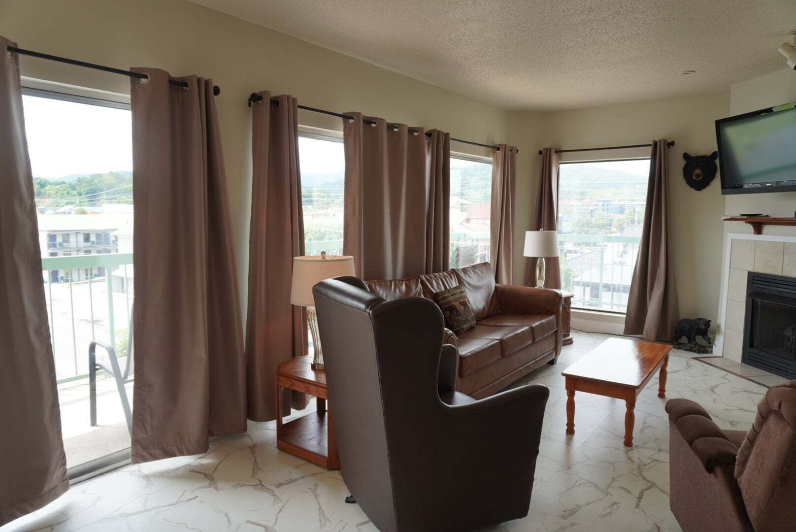 Condo, 3 Bedrooms | Living area
