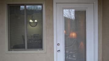 Condo, 2 Bedrooms | Exterior