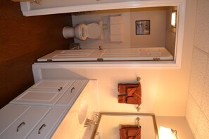 Apartment, 2 Schlafzimmer | Badezimmer