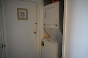 Condo, 3 Bedrooms | Interior