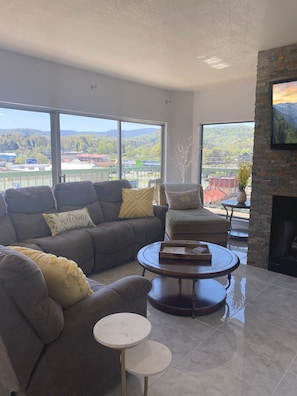 Interior - Smoky Mountains 711 3BD Condo with All Round Private Balcony by RedAwning (Pigeon Forge)