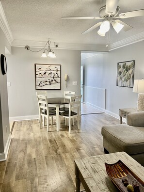 Apartamento, 2 habitaciones | Restauración