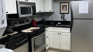 Apartment, 2 Schlafzimmer | Eigene Küche | Kühlschrank, Wasserkocher mit Kaffee-/Teezubehör