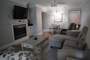 Condo, 2 Bedrooms | Living area