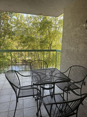 Condo, 2 Bedrooms | Outdoor dining