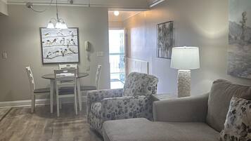 Apartment, 2 Schlafzimmer | Wohnbereich