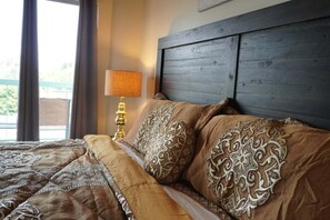 Condo, 3 Bedrooms