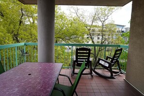 Condo, 2 Bedrooms | Outdoor dining