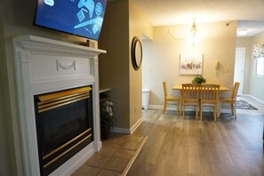 Interior - Little Pigeon River 401 2BD Condo with Jacuzzi Tub by RedAwning (Pigeon Forge)