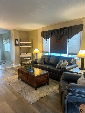 Apartment, 2 Schlafzimmer | Wohnbereich