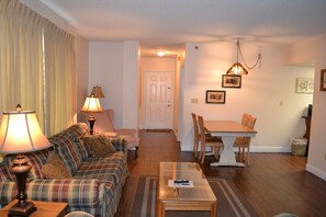 Appart'hôtel, 2 chambres | Salle de séjour