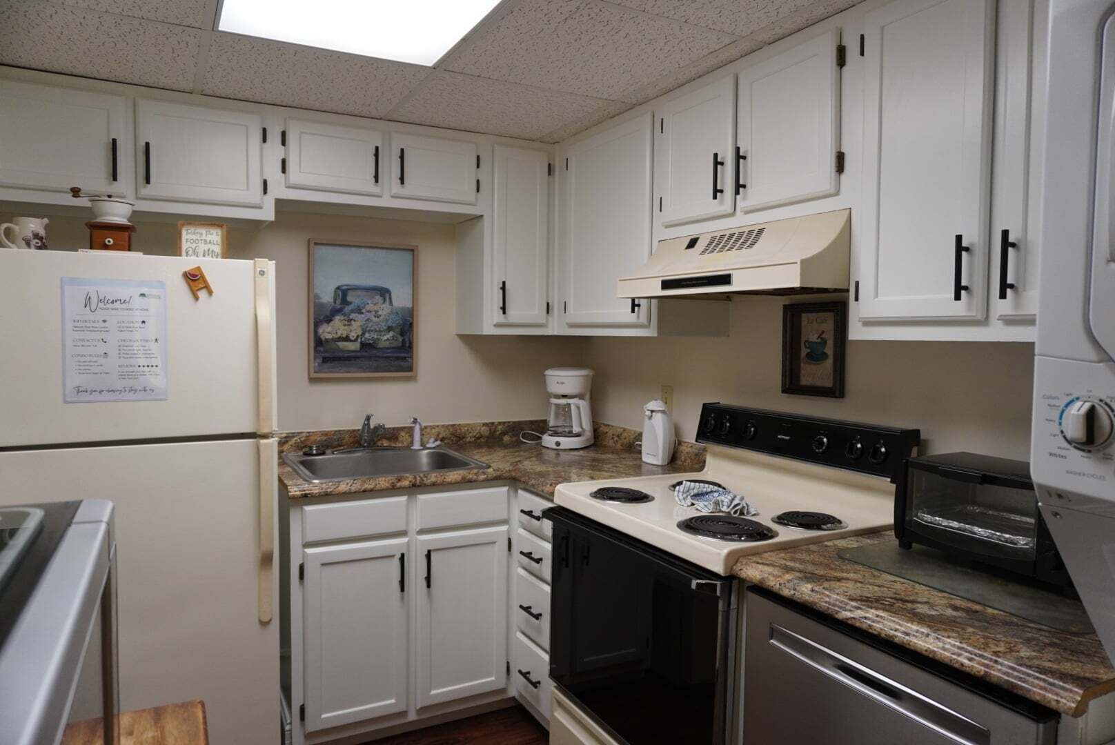 Condo, 2 Bedrooms | Private kitchen | Fridge, coffee/tea maker