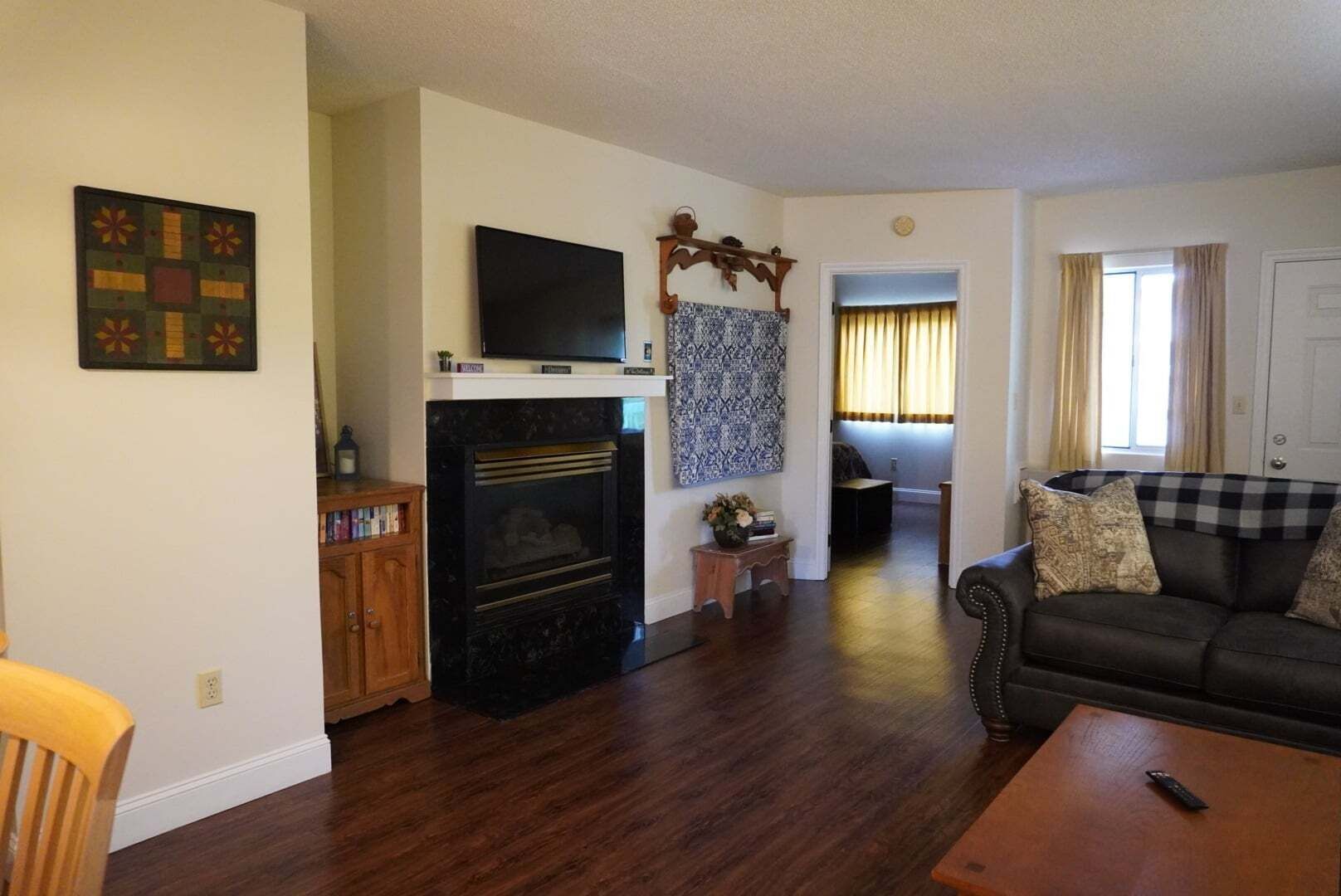 Condo, 2 Bedrooms | Living area