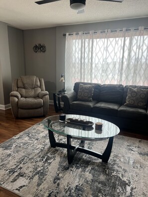 Leilighet, 2 soverom | Oppholdsområde