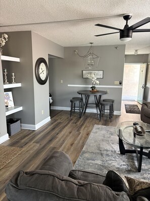 Condo, 2 Bedrooms | Interior