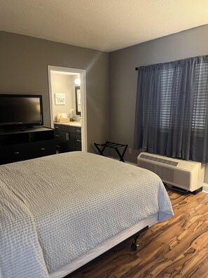 Condo, 2 Bedrooms