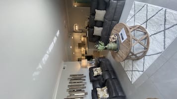 Condo, 3 Bedrooms | Interior