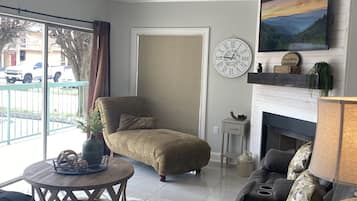 Condo, 3 Bedrooms | Living area | TV, fireplace