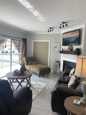 Condo, 3 Bedrooms | Living area | TV, fireplace