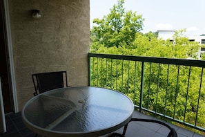 Appart'hôtel, 1 chambre | Restauration extérieure