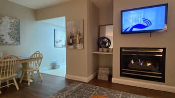 Condo, 2 Bedrooms | Living room