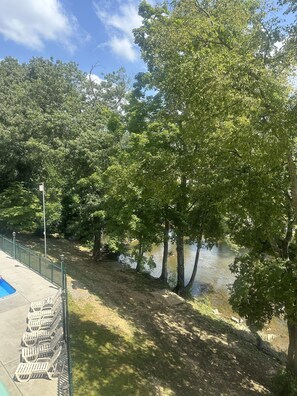 คอนโด, 1 ห้องนอน | สระว่ายน้ำ