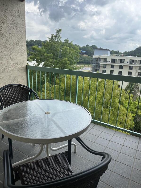 Condo, 1 Bedroom | Outdoor dining