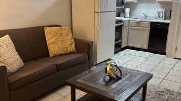 Condo, 1 Bedroom | Living area